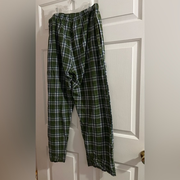 Hanes Plaid Pajama Pants ✨Free with Purchase✨ - Picture 2 of 6